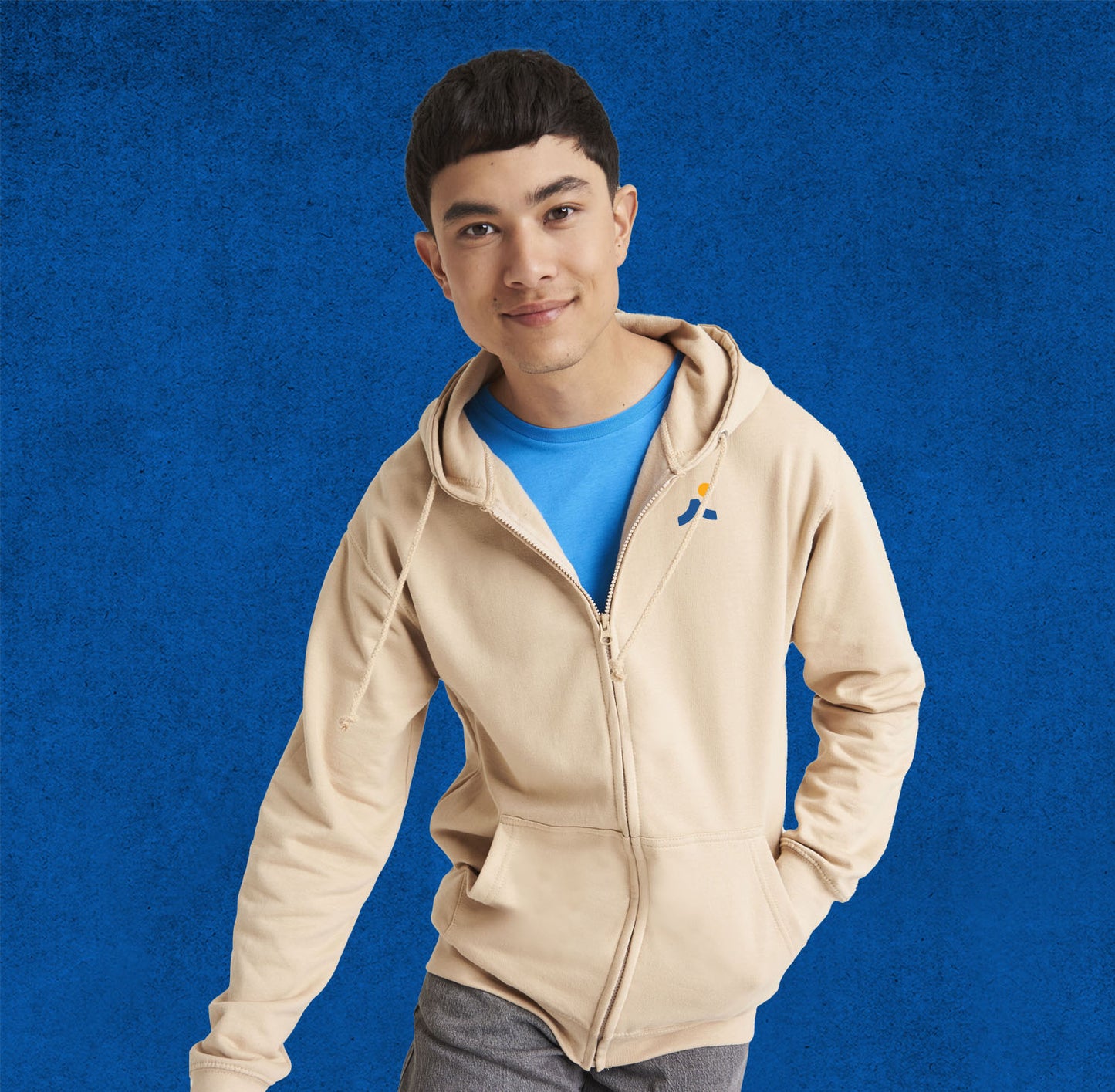 Pull zippé coton avec capuche JH050